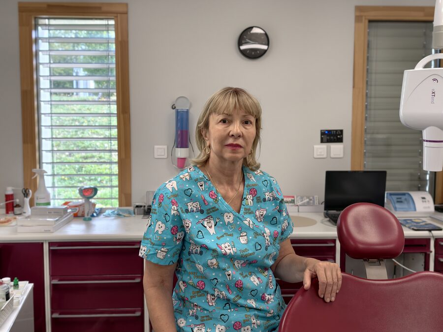Le Dr. Tarce Adriana dans sa salle de soins